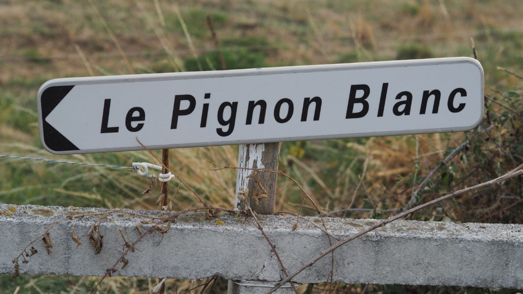 bordje naar het chateau du pignon blanch, Bourgogne