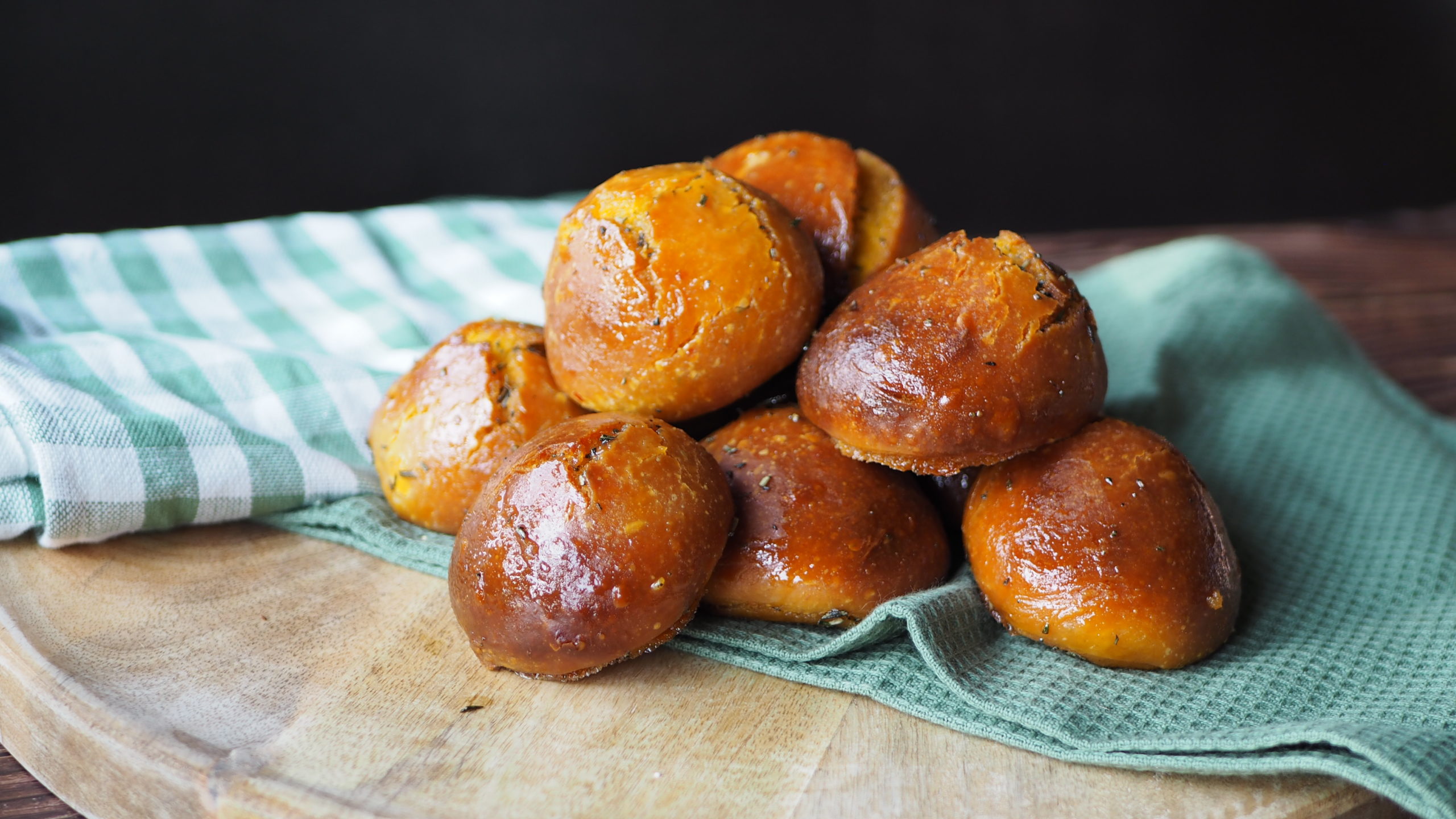 KERST – Pompoenbroodjes met honing glaze