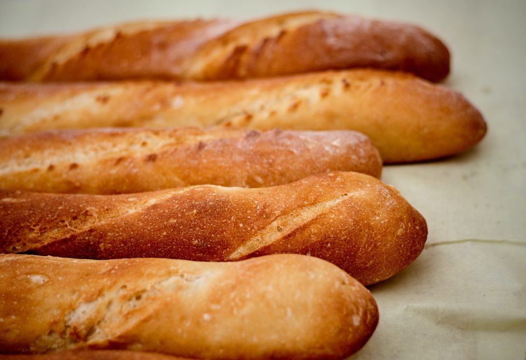 allemaal baguettes op een rij. Brood vormt een uitstekend aanvulling op je zetmeel bijlagen.